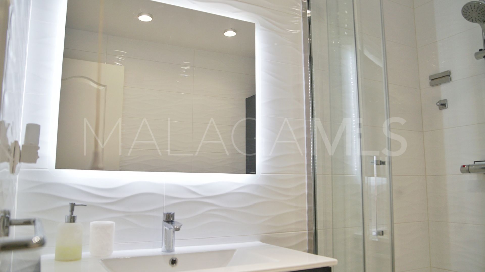 Villa for sale in El Chaparral