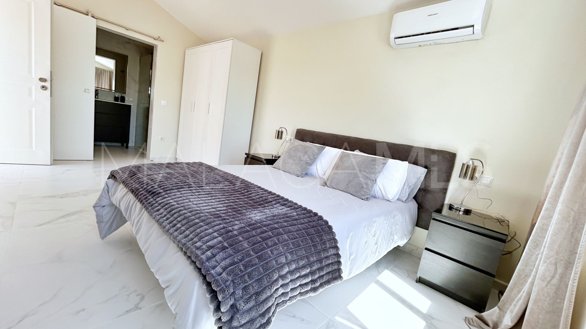 Villa for sale in El Chaparral
