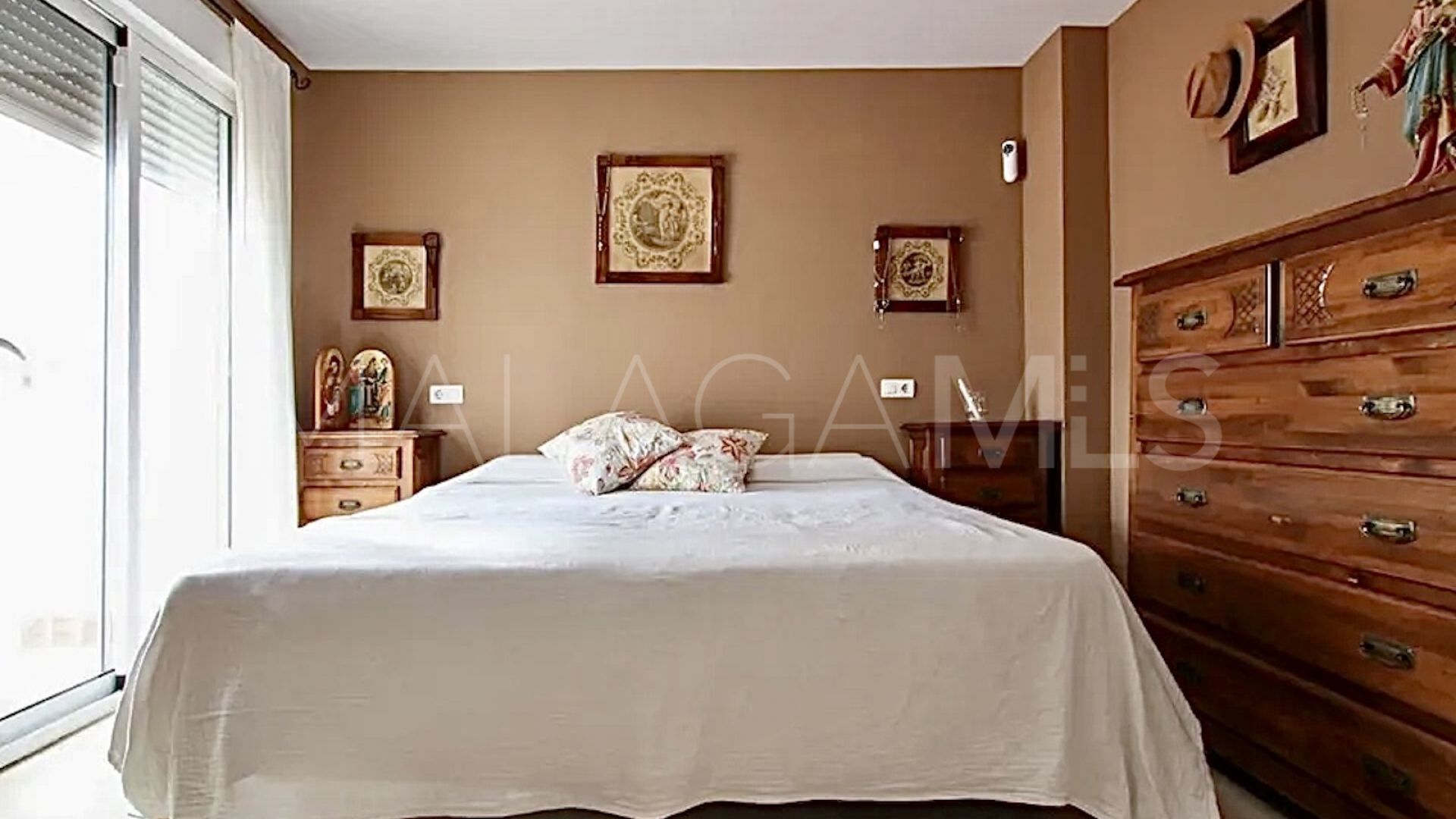 Markplanslägenhet for sale in Nueva Andalucia