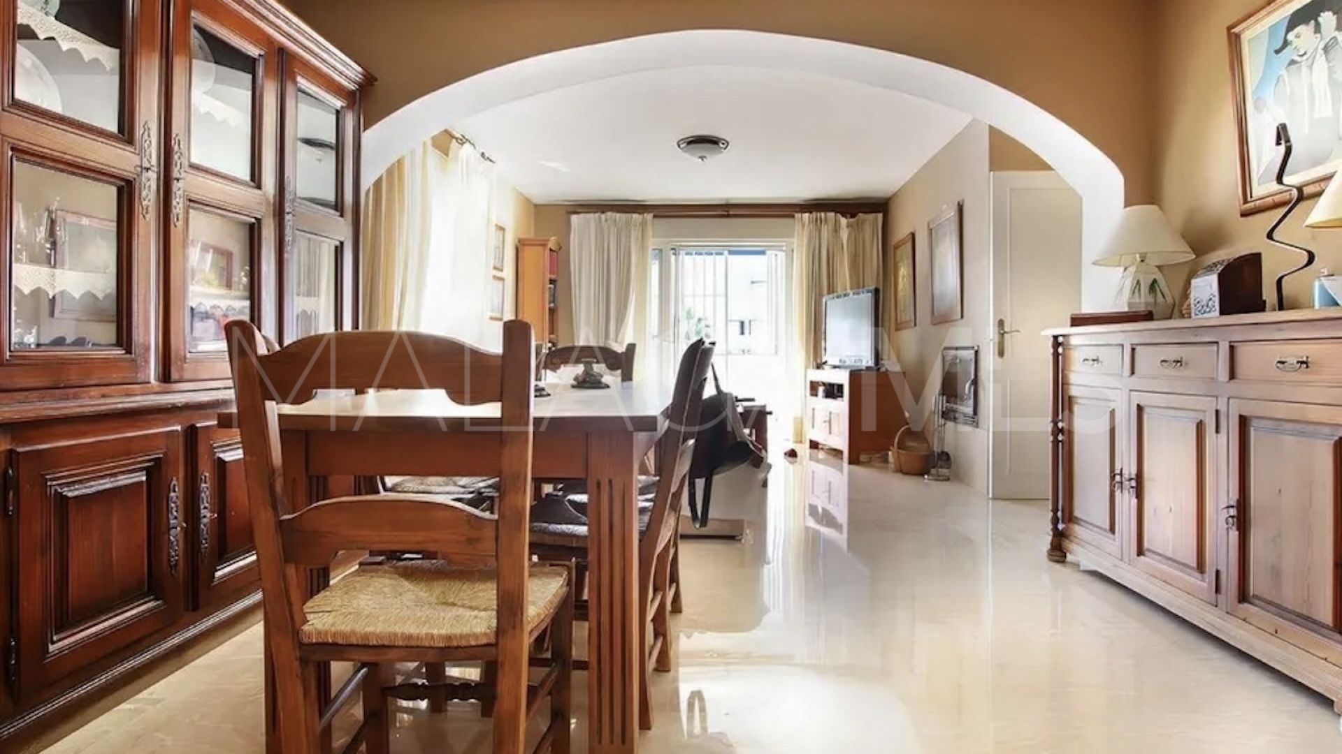Markplanslägenhet for sale in Nueva Andalucia