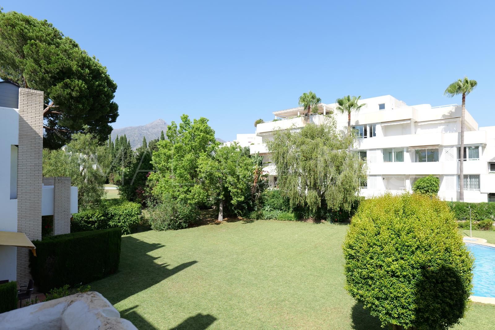 Maison de ville for sale in Nueva Andalucia