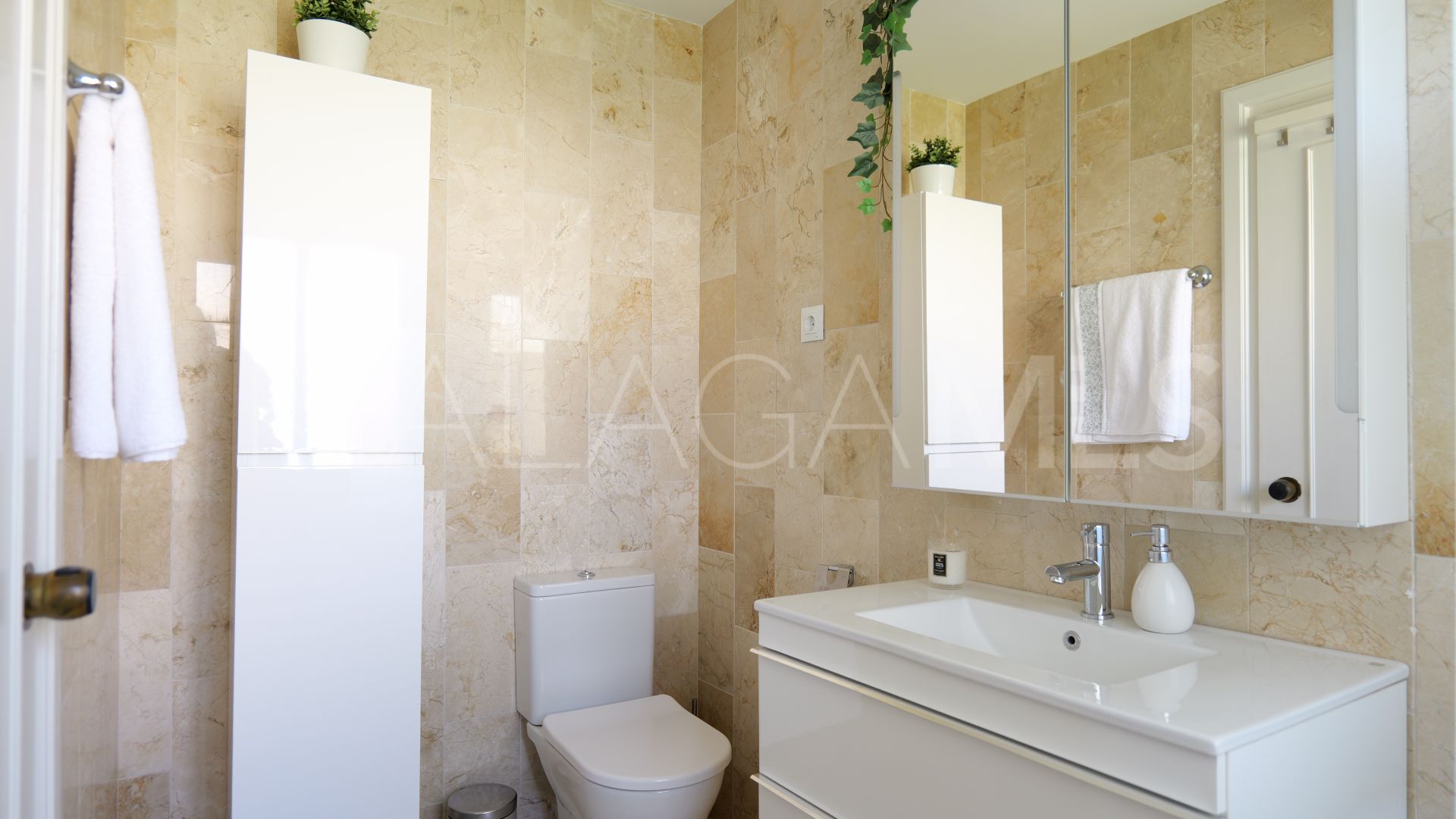 Maison de ville for sale in Nueva Andalucia