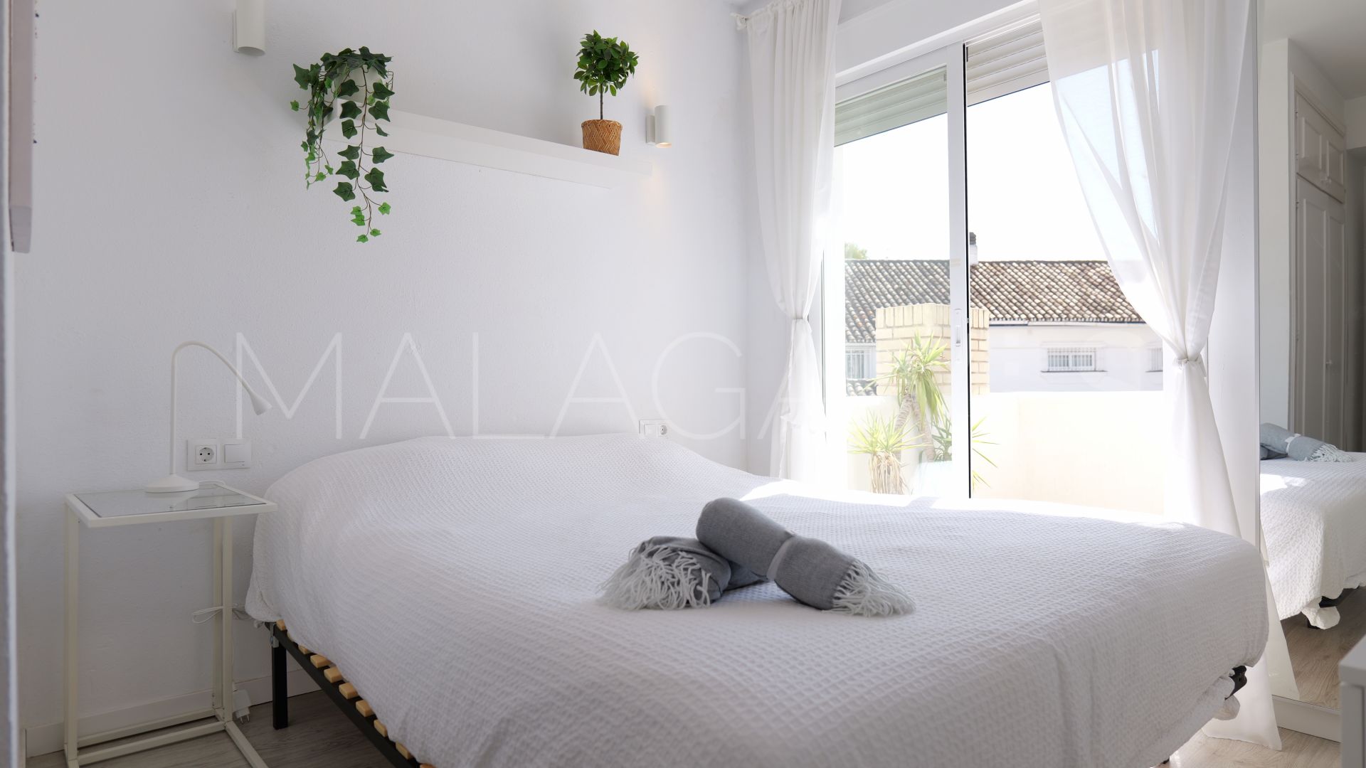 Maison de ville for sale in Nueva Andalucia