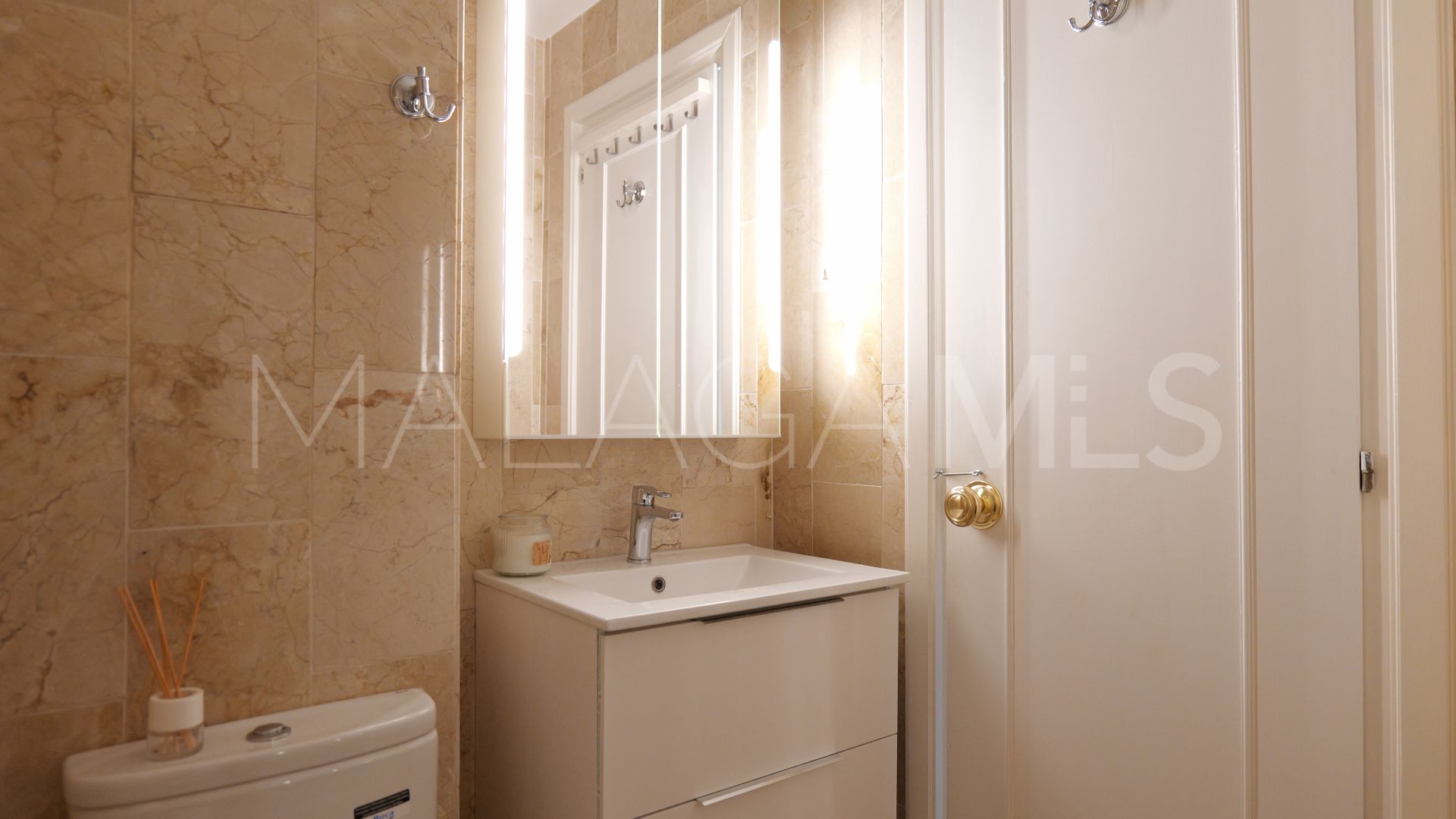 Maison de ville for sale in Nueva Andalucia