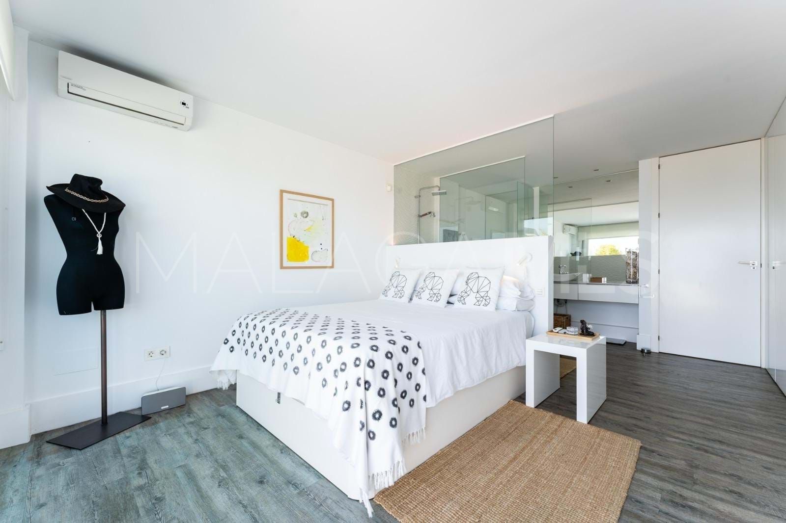 Duplex penthouse for sale in Calahonda Playa