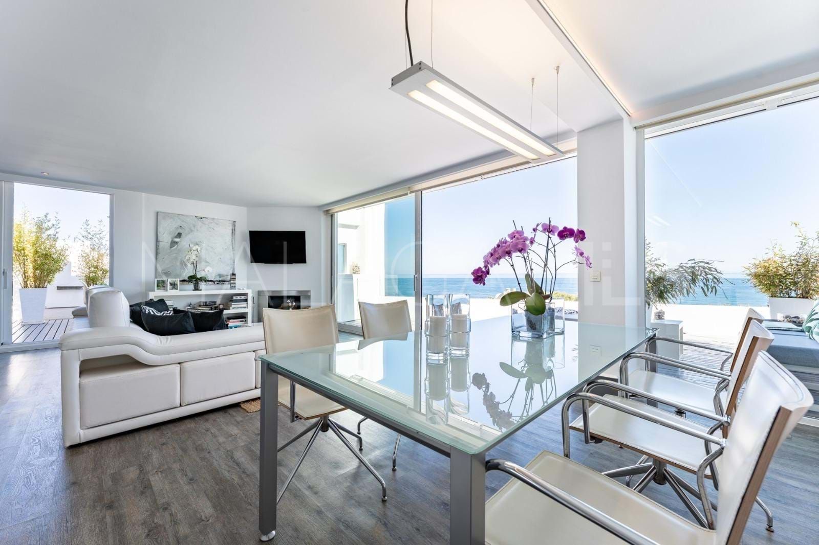 Duplex penthouse for sale in Calahonda Playa