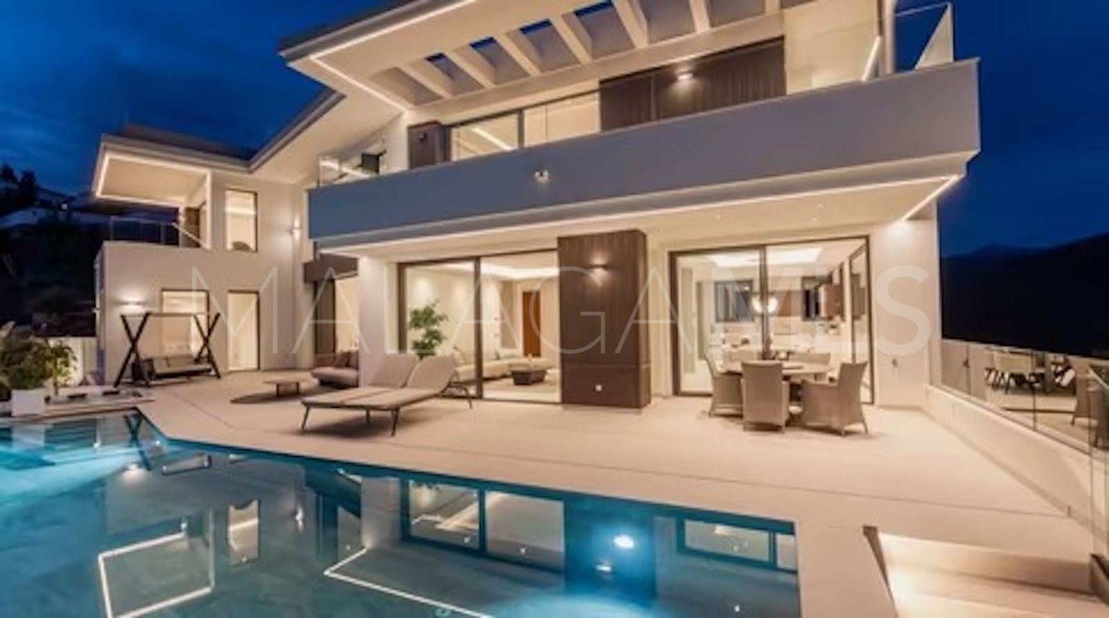 Villa for sale in Benahavis