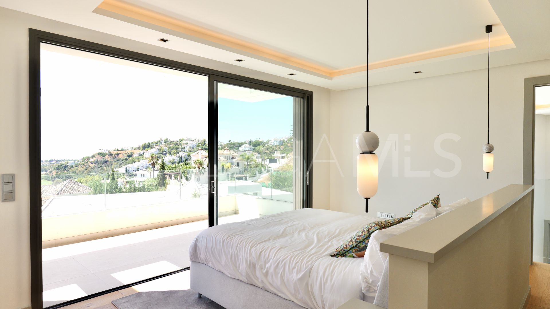 Villa for sale in Benahavis