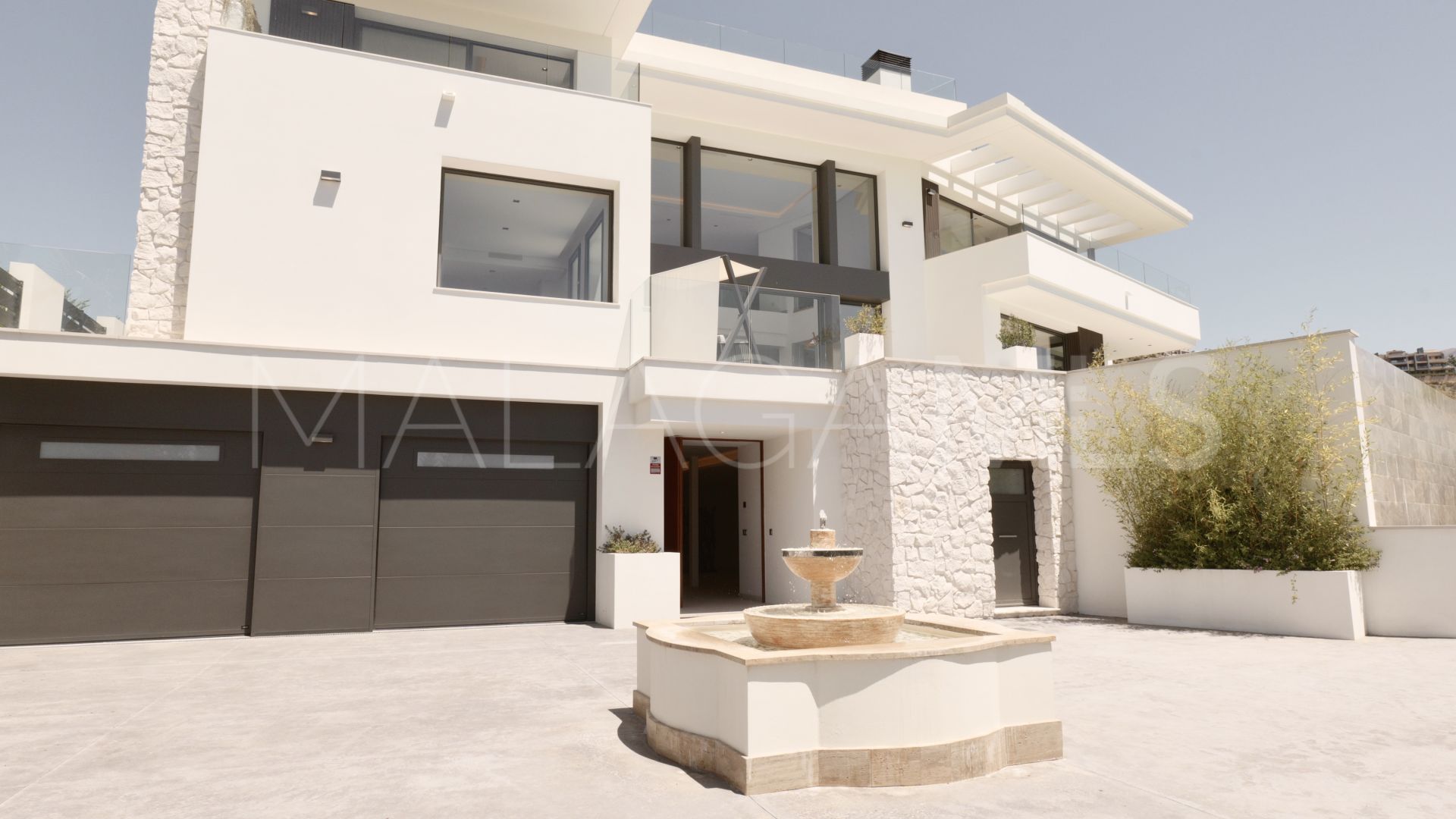 Villa for sale in Benahavis