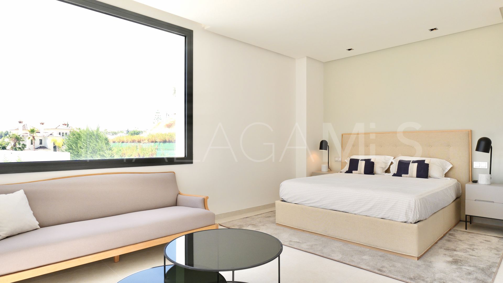 Villa for sale in Benahavis