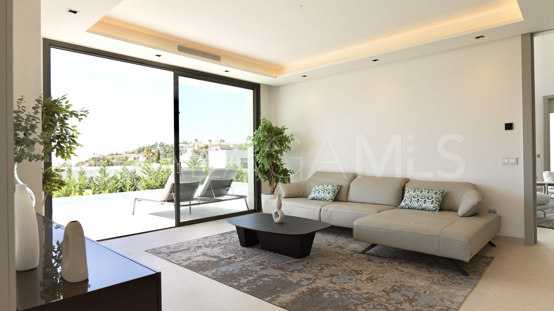 Villa for sale in Benahavis