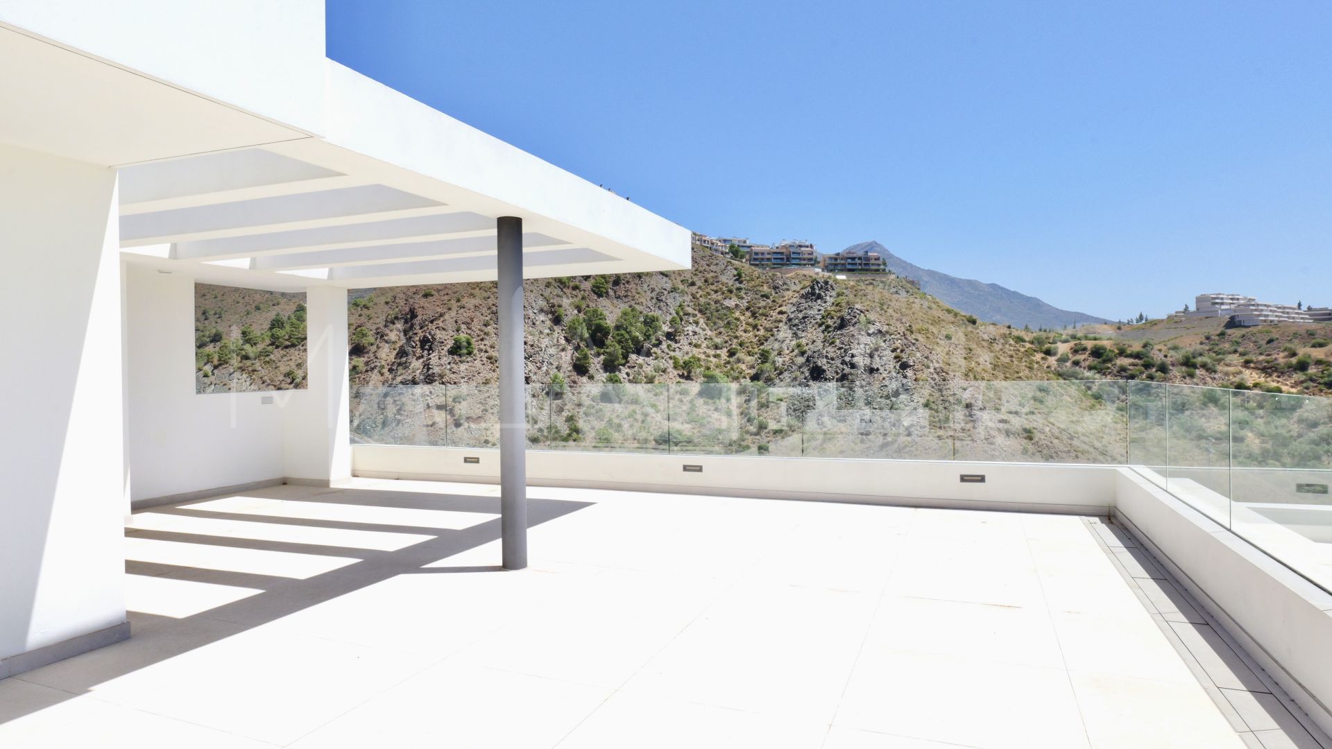 Villa for sale in Benahavis