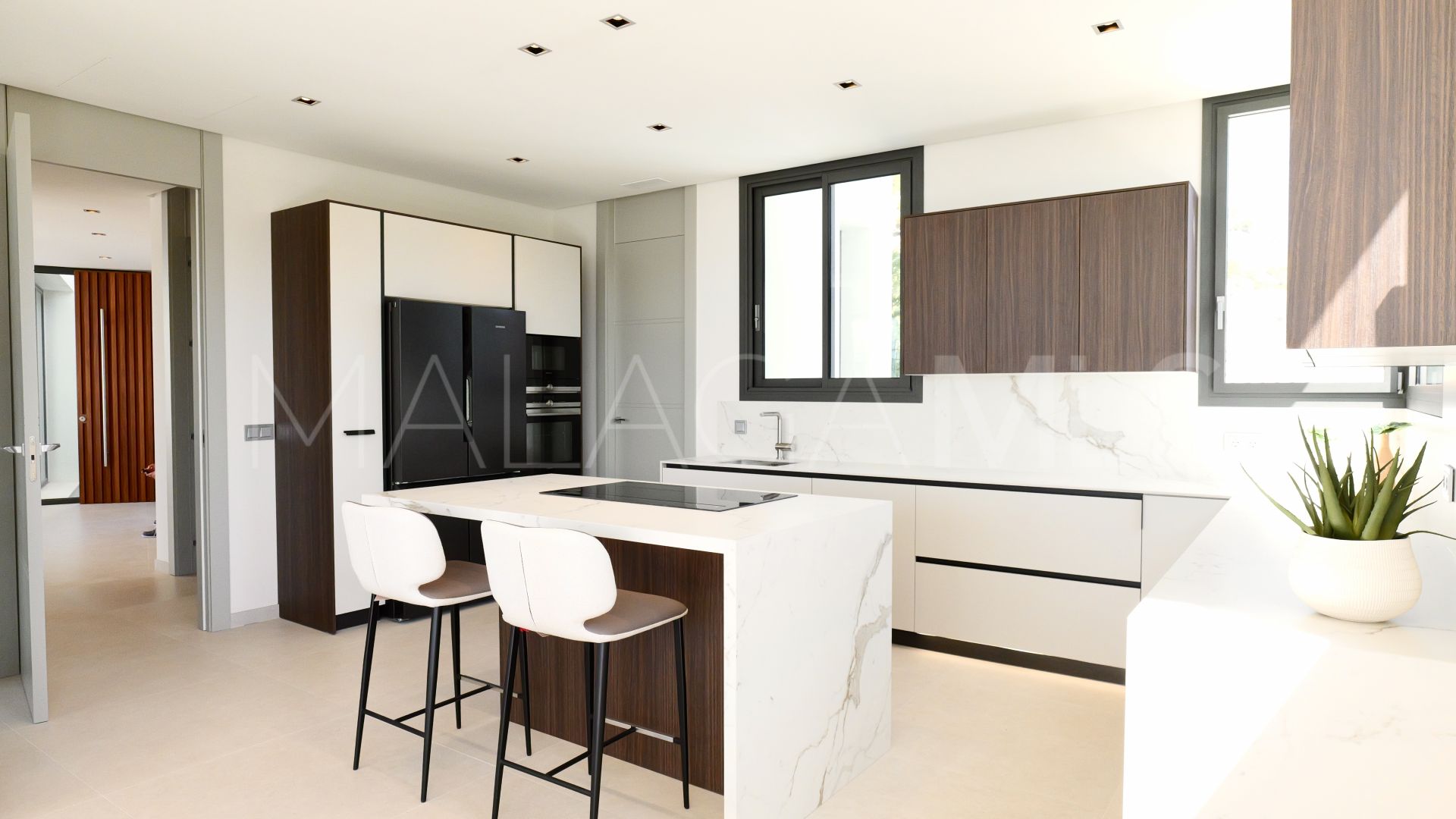 Villa for sale in Benahavis