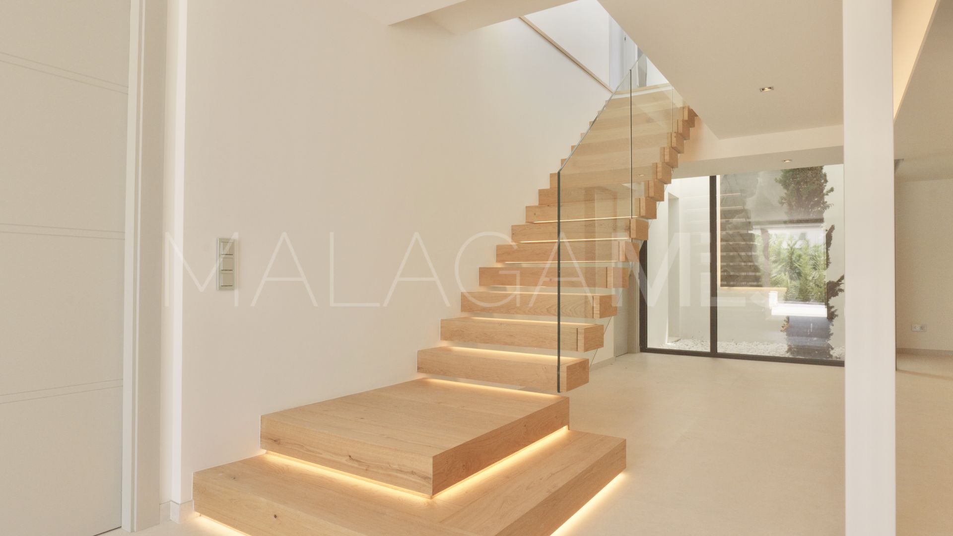 Villa for sale in Benahavis