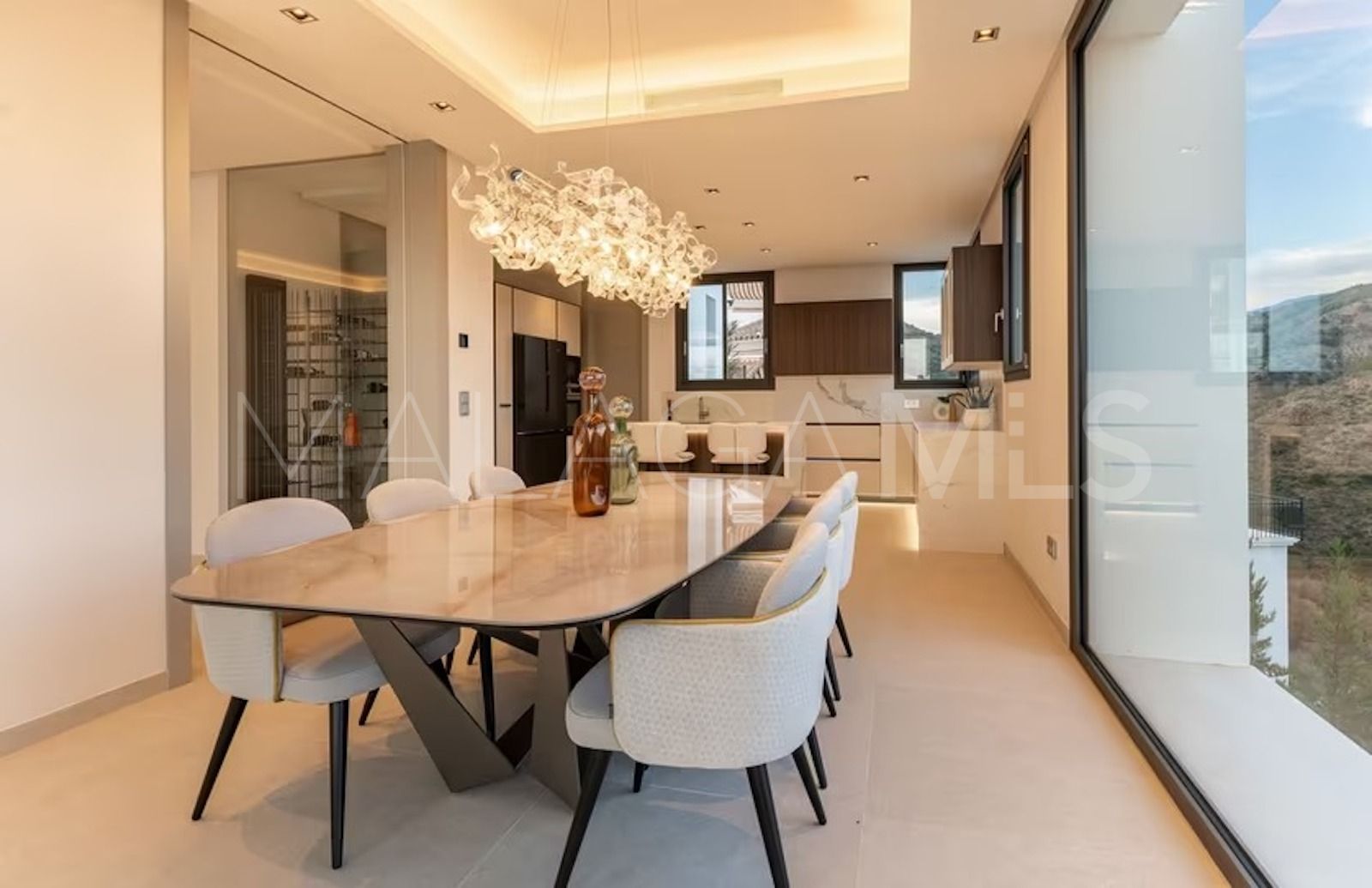 Villa for sale in Benahavis