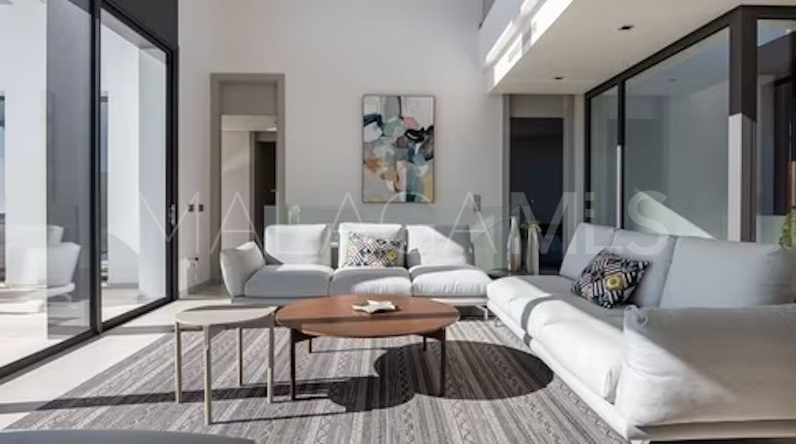 Villa for sale in Benahavis