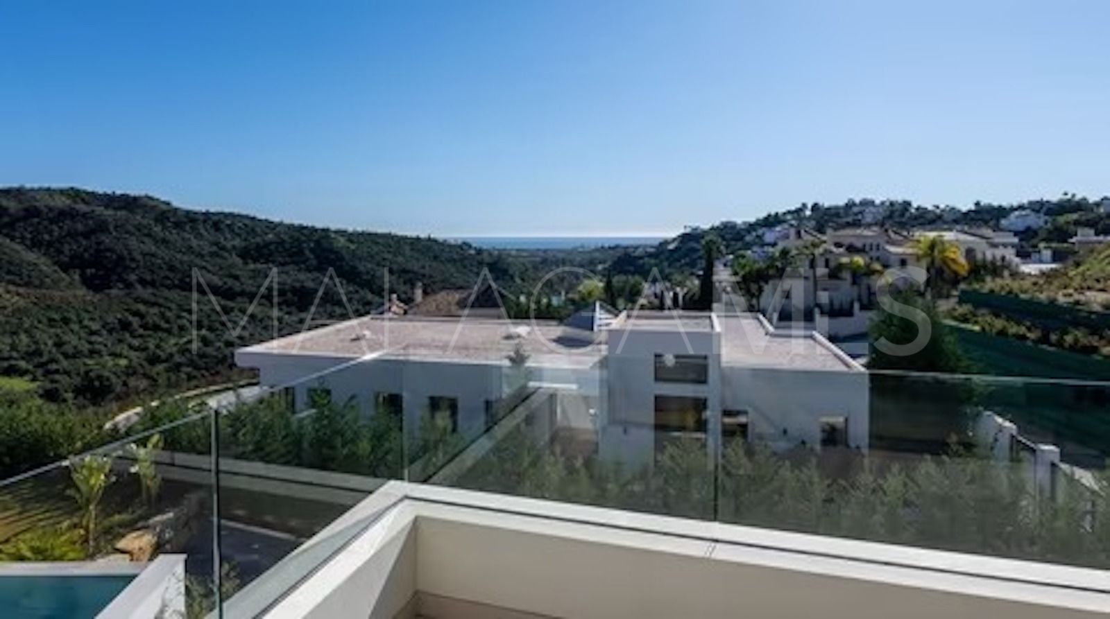 Villa for sale in Benahavis