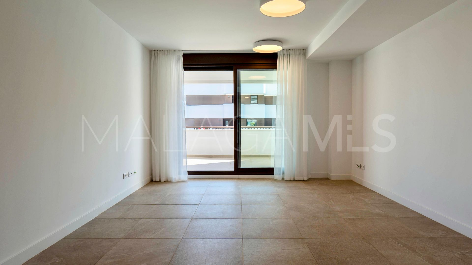 For sale Estepona apartment with 2 bedrooms