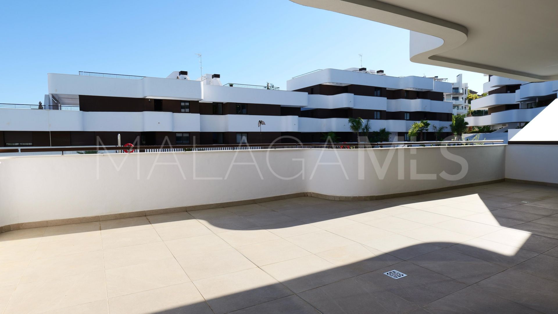 For sale Estepona apartment with 2 bedrooms