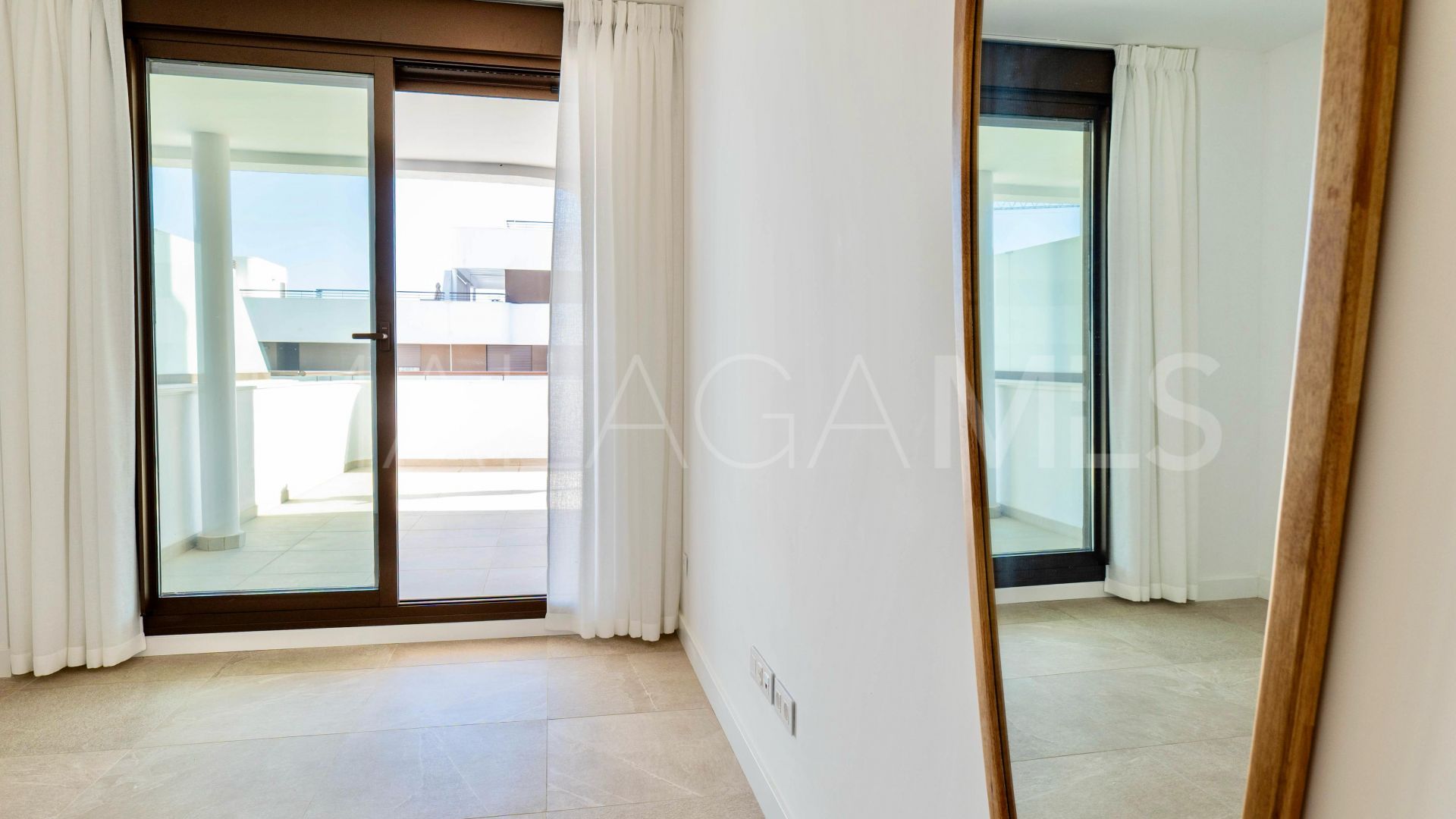 For sale Estepona apartment with 2 bedrooms