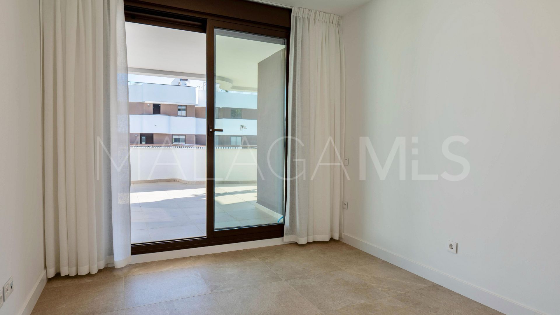 For sale Estepona apartment with 2 bedrooms