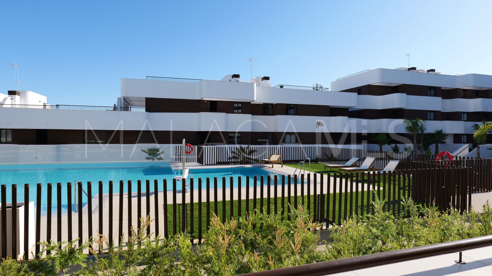 For sale Estepona apartment with 2 bedrooms