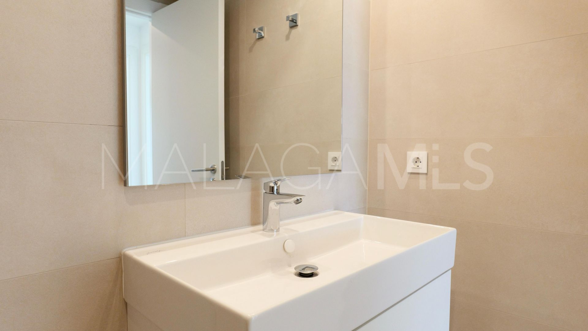 For sale Estepona apartment with 2 bedrooms