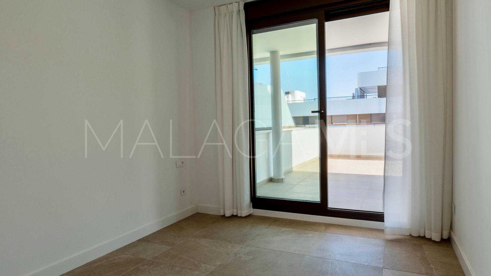 For sale Estepona apartment with 2 bedrooms