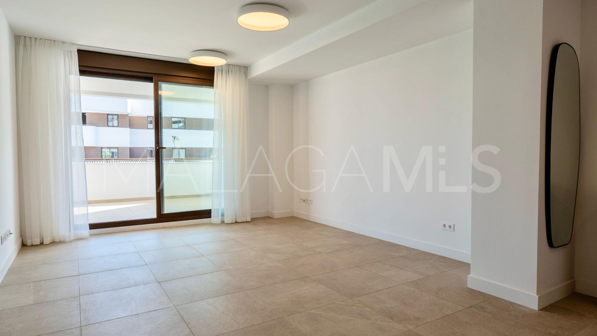 For sale Estepona apartment with 2 bedrooms