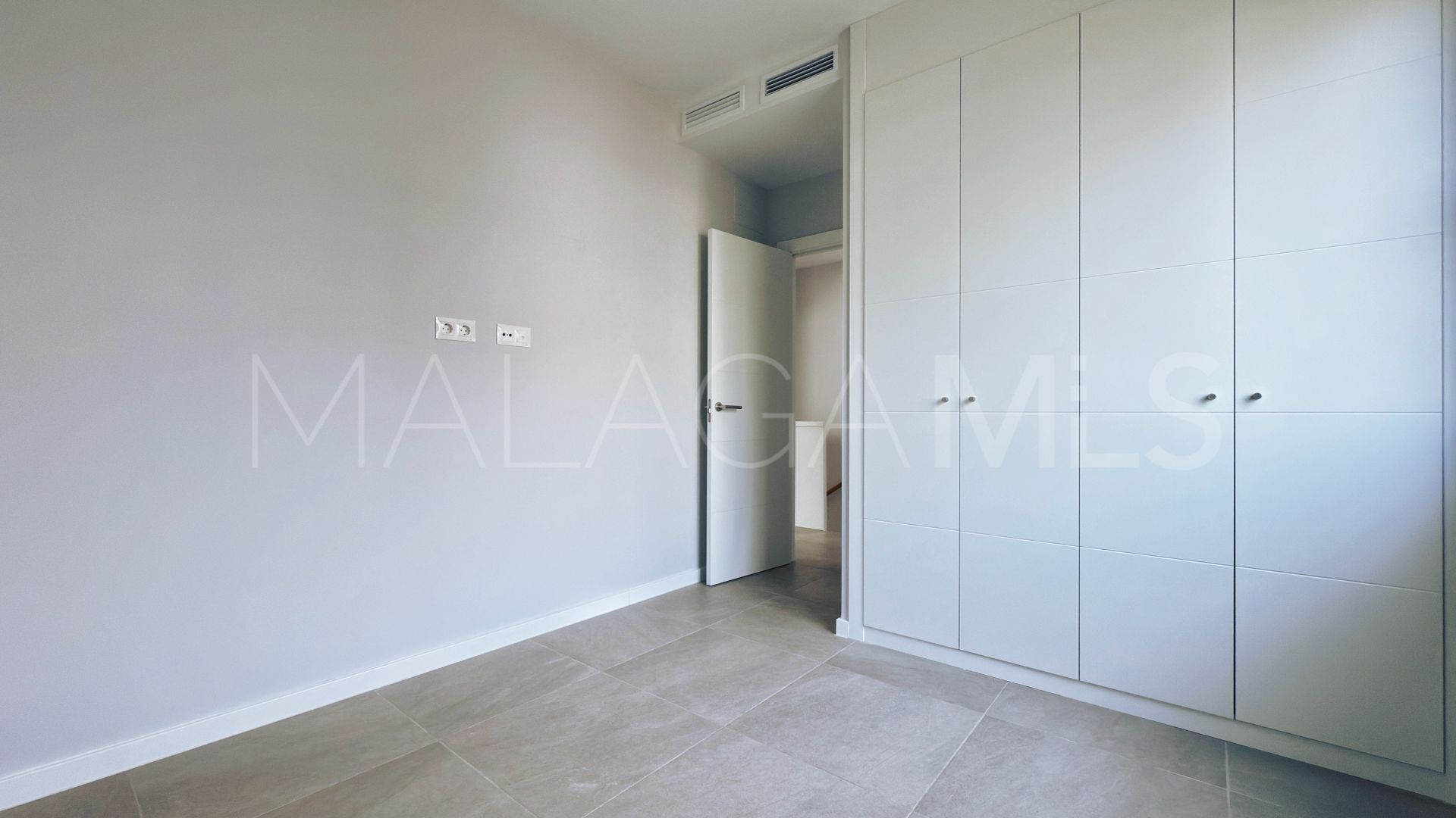 Adosado de 4 bedrooms for sale in Riviera del Sol