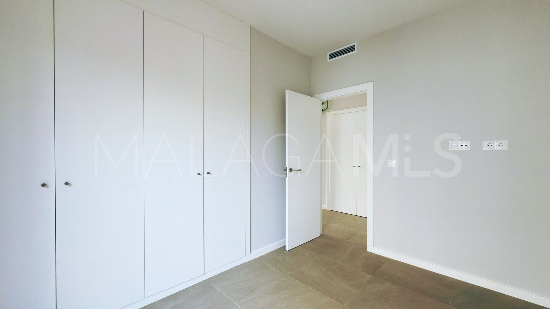 Adosado de 4 bedrooms for sale in Riviera del Sol