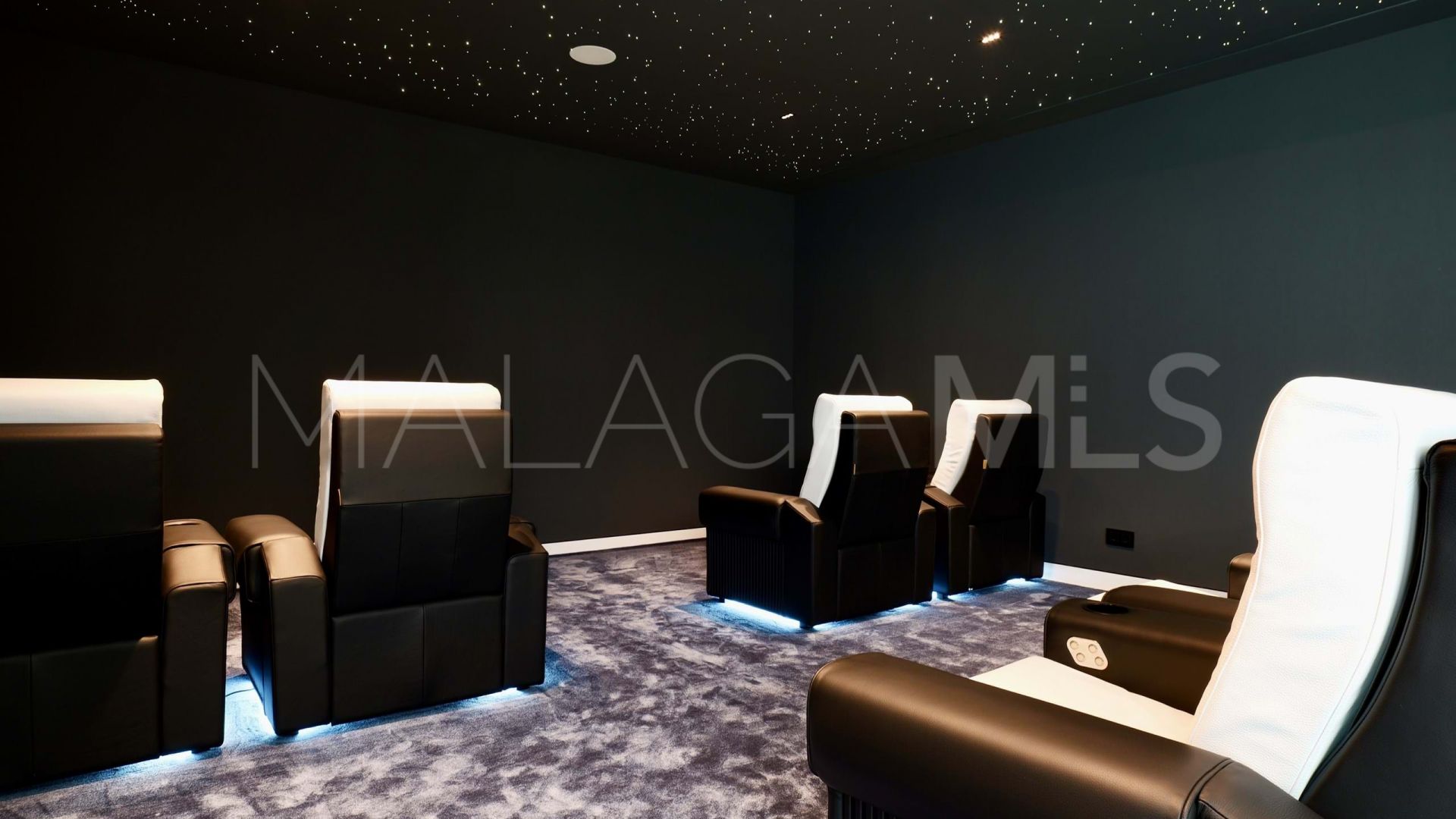 Villa for sale in Golden Mile