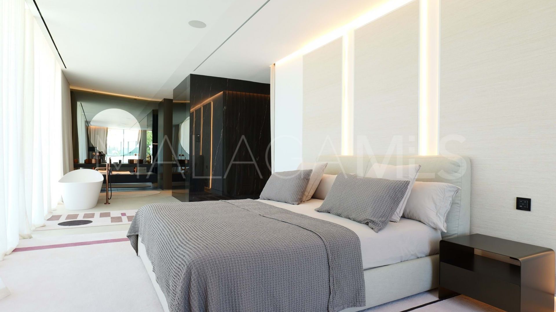 Villa for sale in Golden Mile