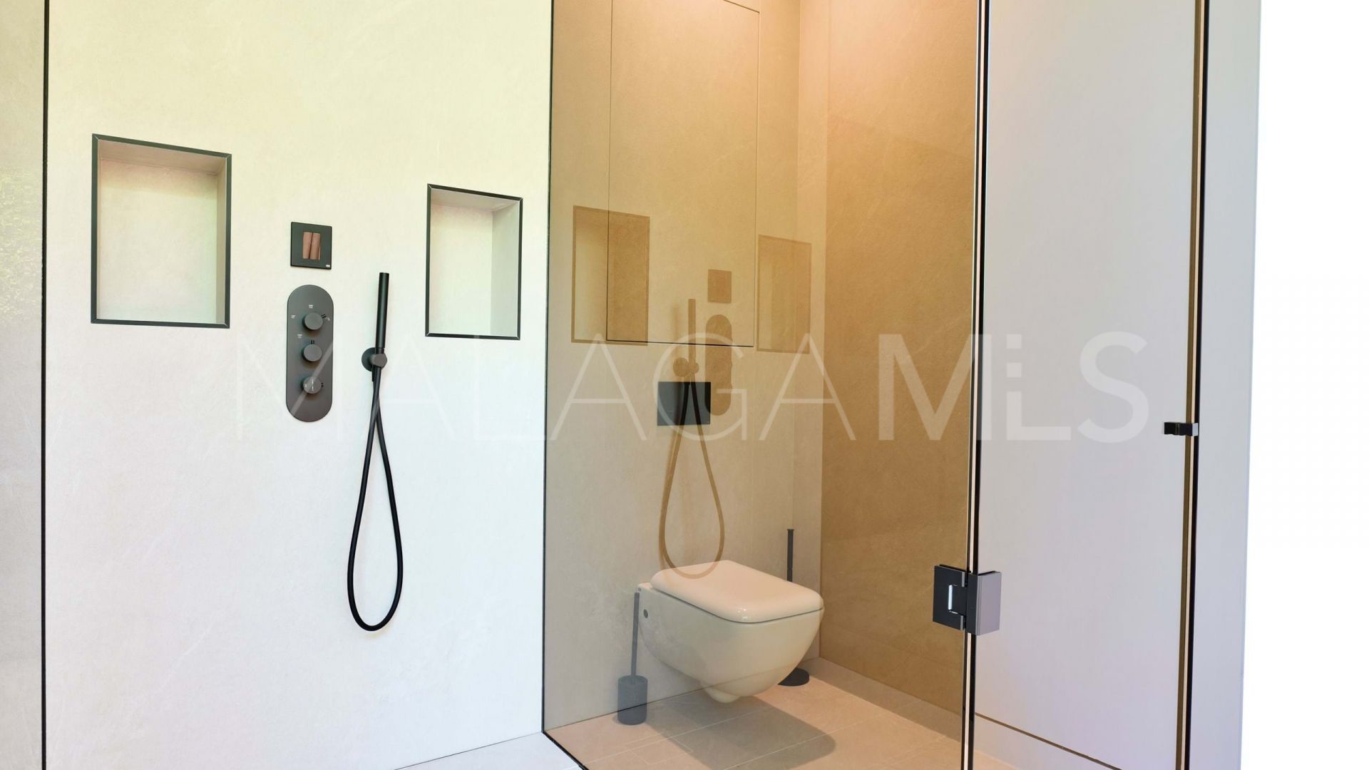 Villa for sale in Golden Mile