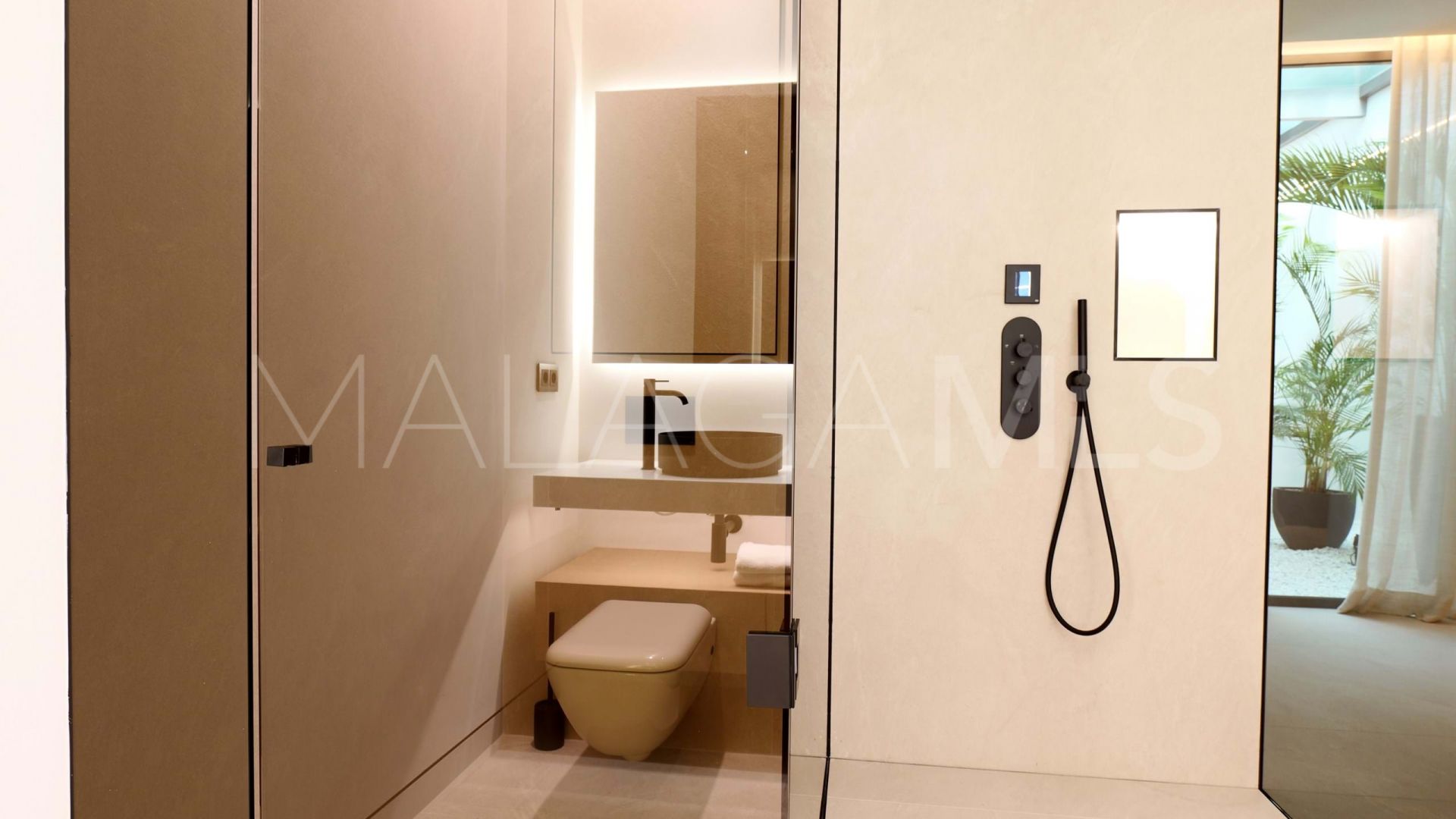 Villa for sale in Golden Mile
