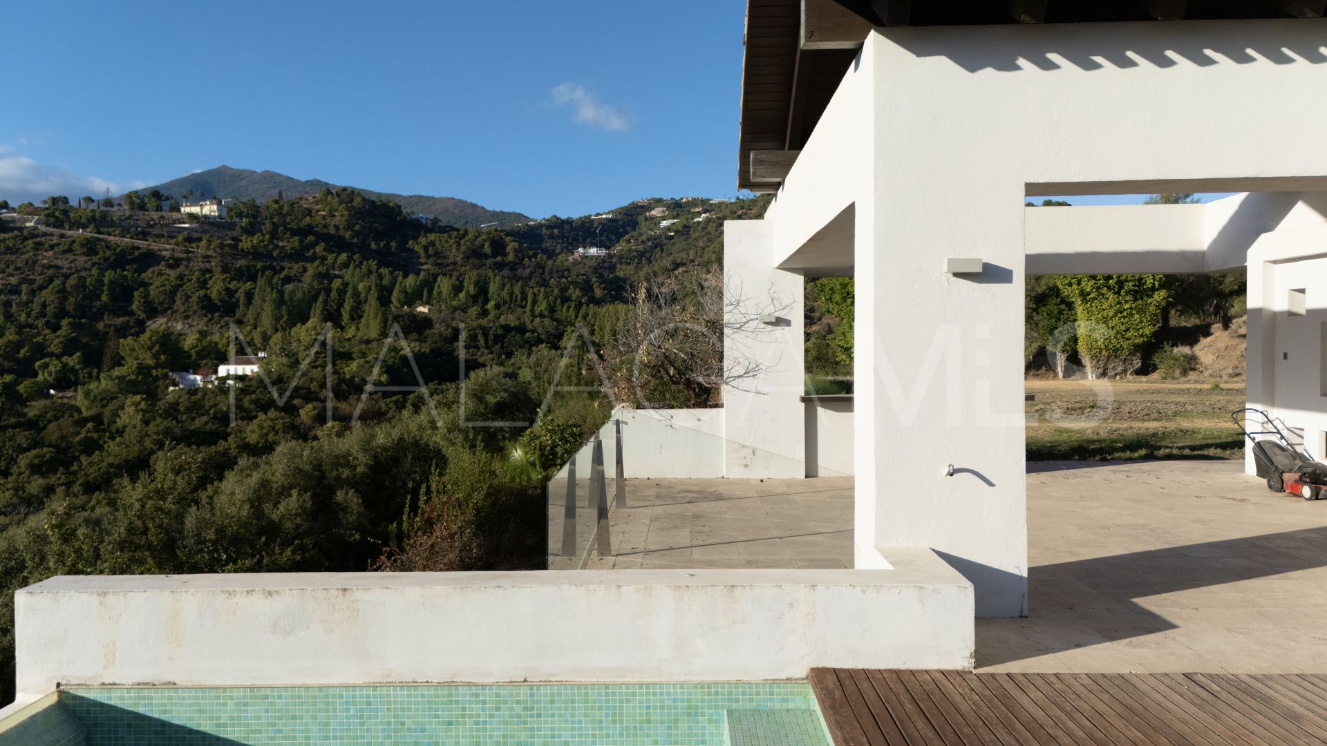 Villa for sale in Los Arqueros with 7 bedrooms