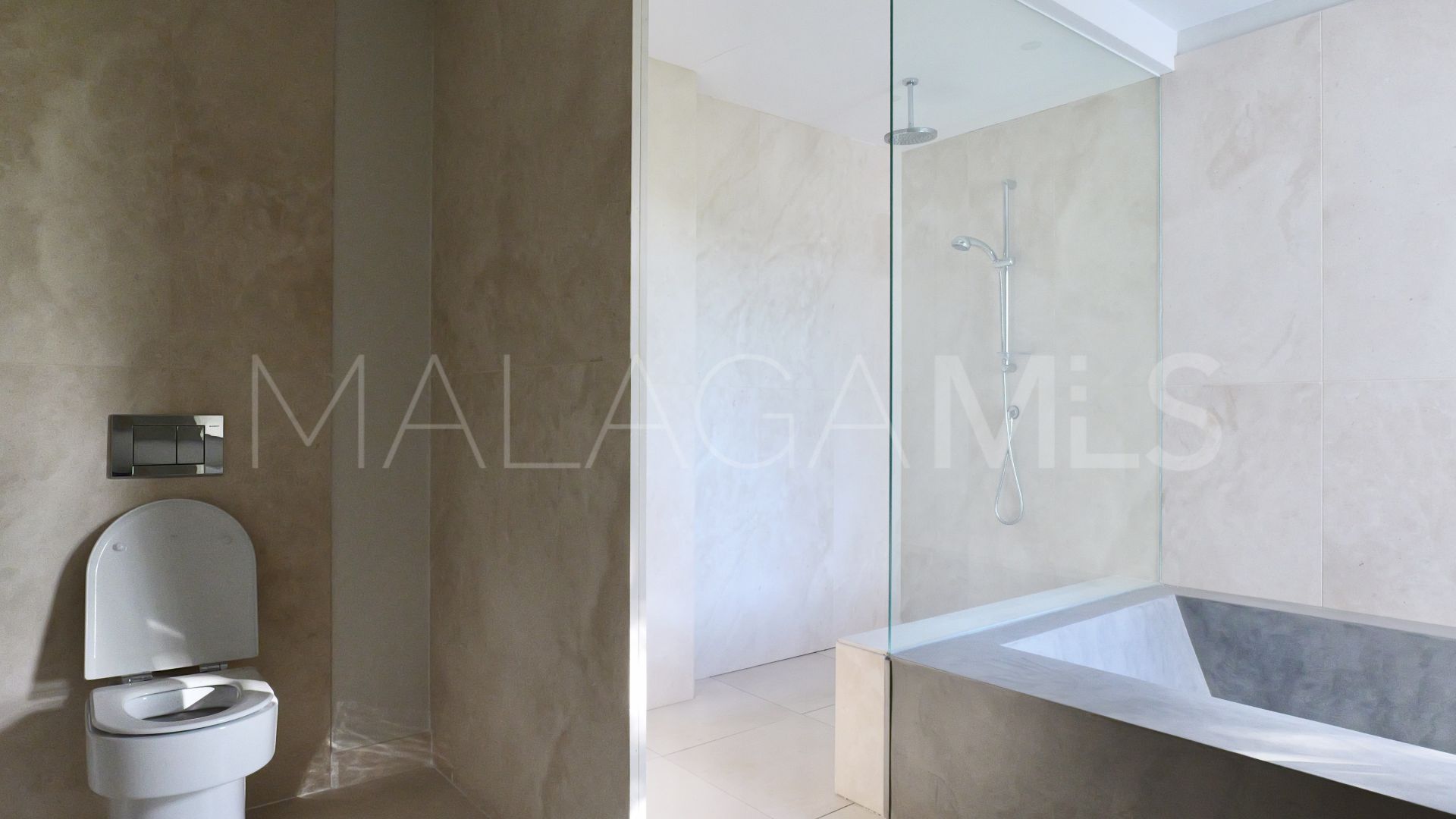 Villa for sale in Los Arqueros with 7 bedrooms