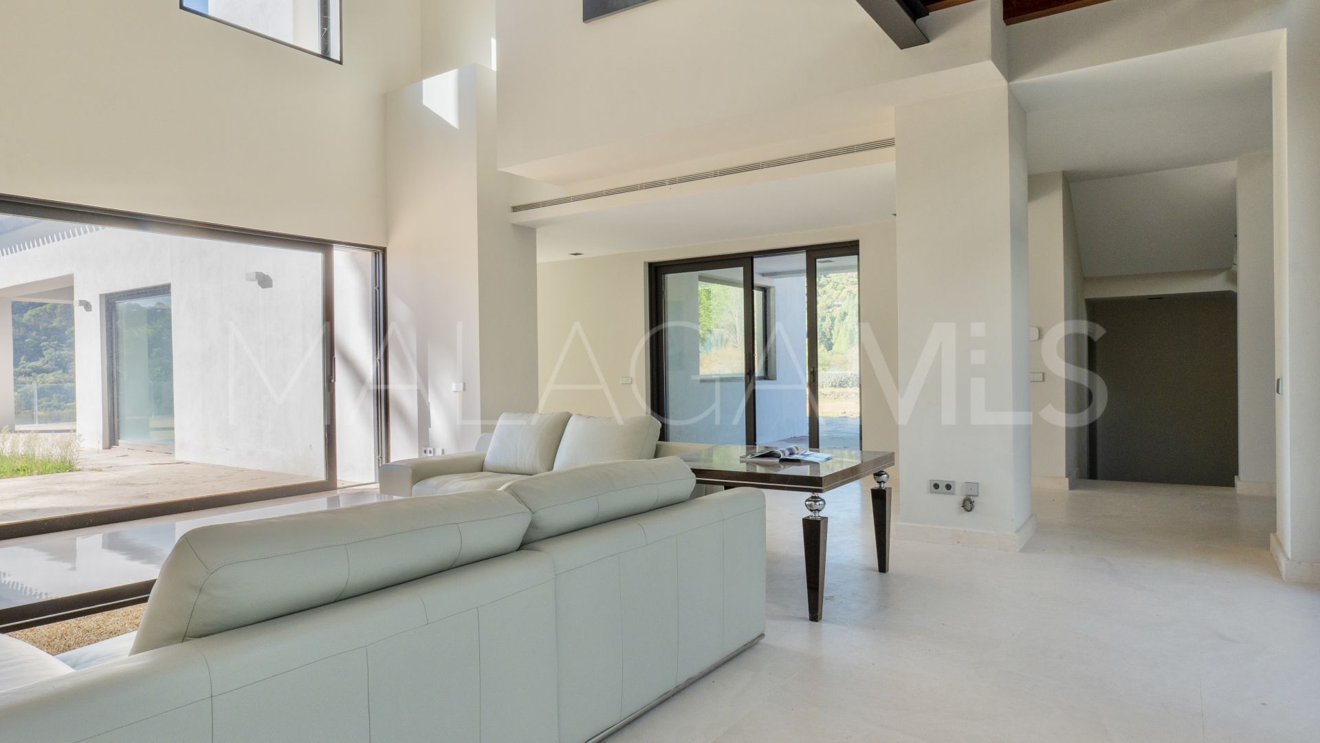 Villa for sale in Los Arqueros with 7 bedrooms