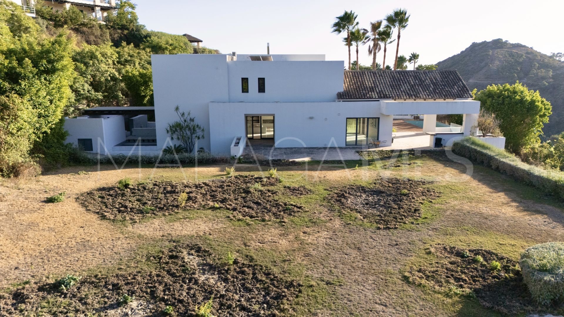 Villa for sale in Los Arqueros with 7 bedrooms