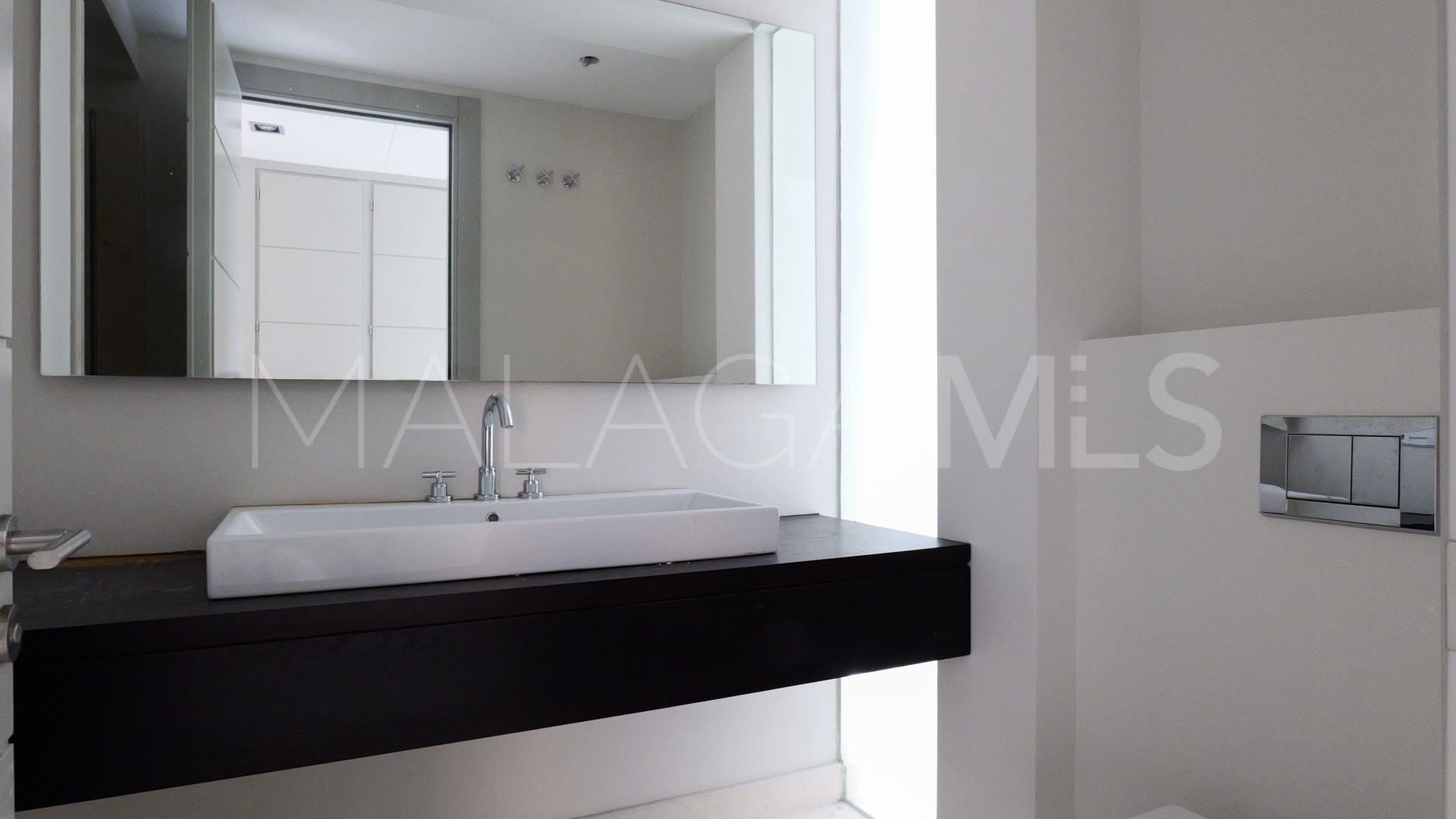 Villa for sale in Los Arqueros with 7 bedrooms