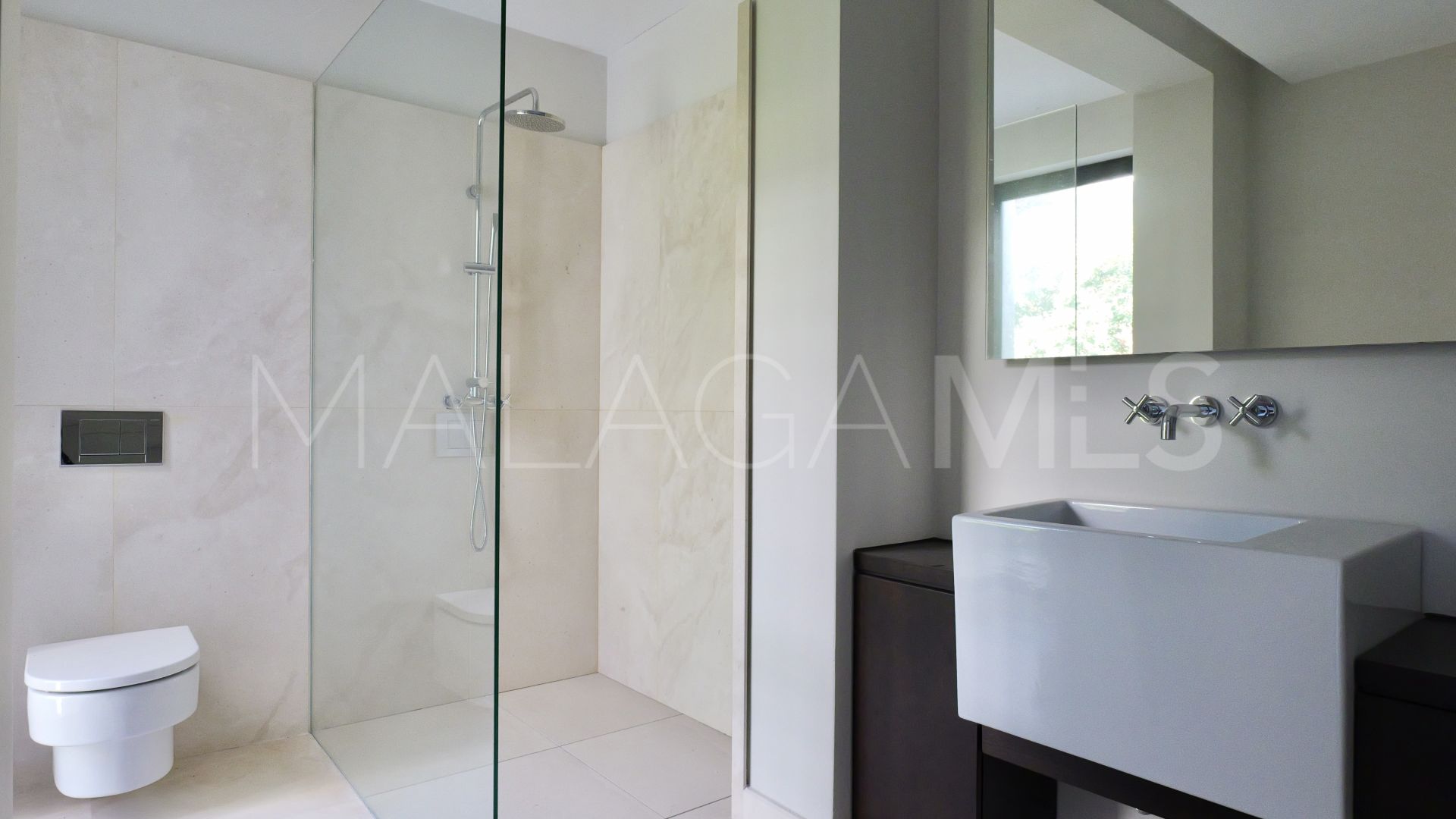 Villa for sale in Los Arqueros with 7 bedrooms