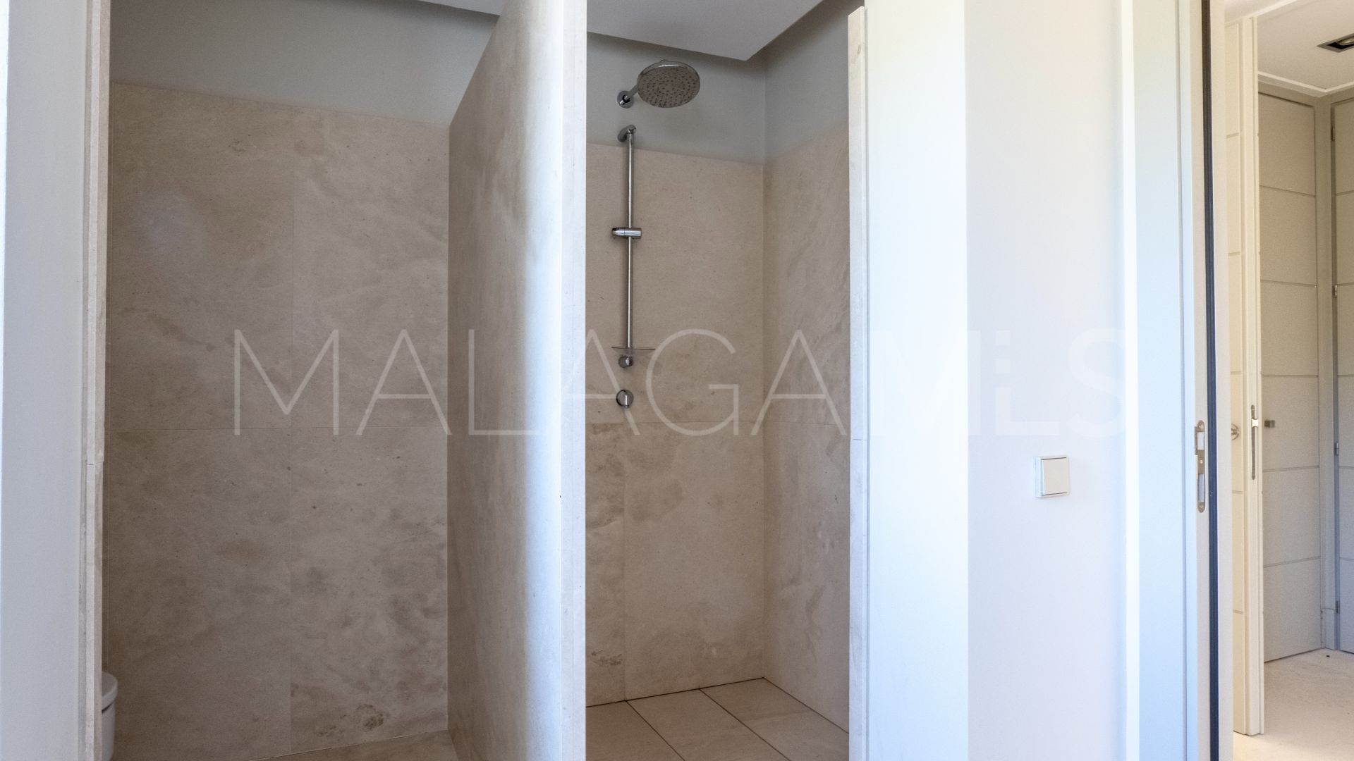 Villa for sale in Los Arqueros with 7 bedrooms