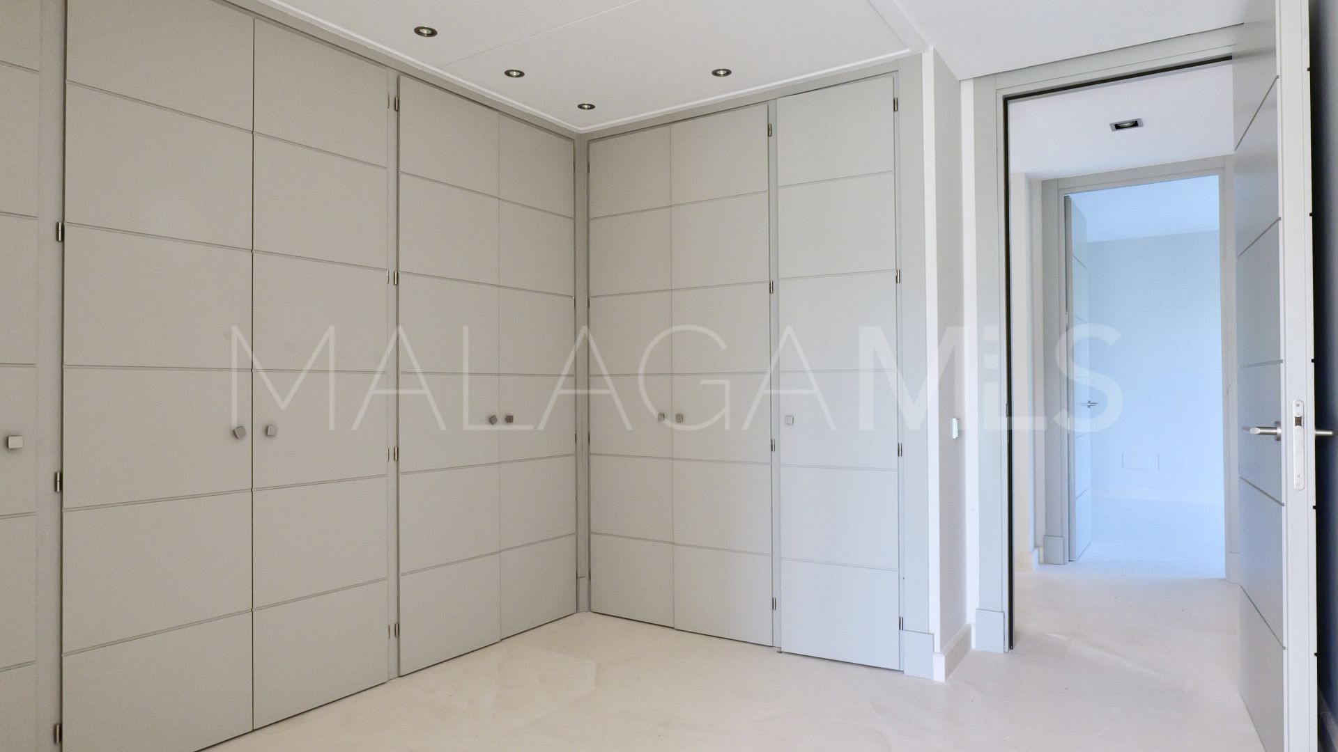 Villa for sale in Los Arqueros with 7 bedrooms