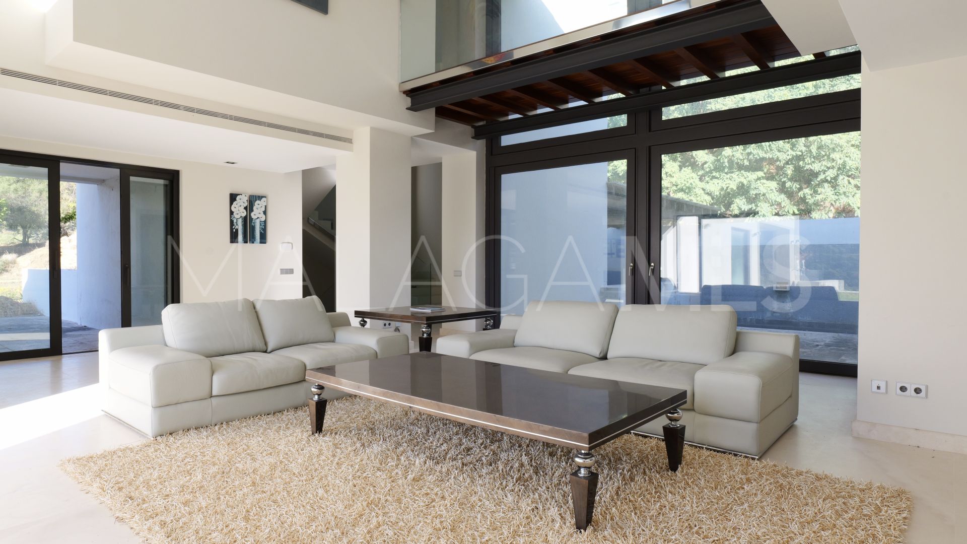 Villa for sale in Los Arqueros with 7 bedrooms