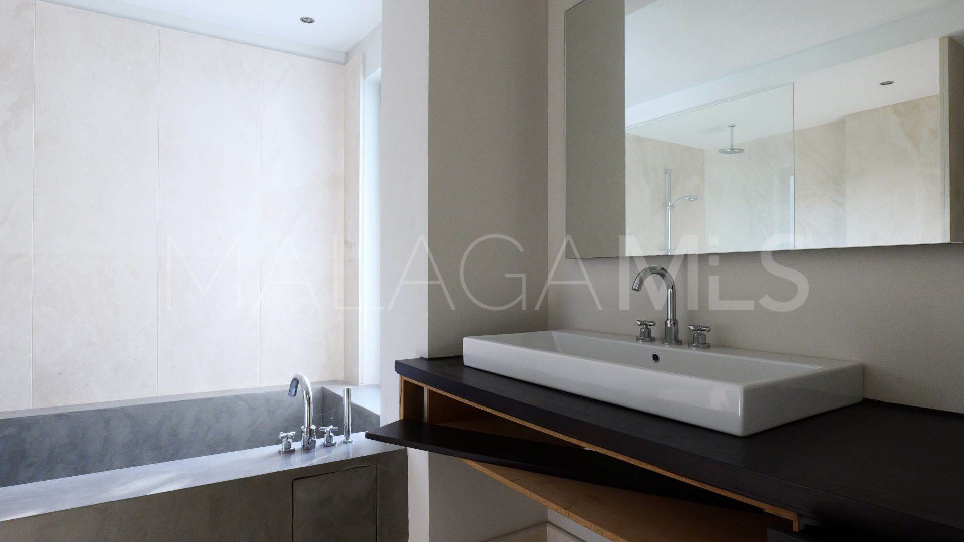 Villa for sale in Los Arqueros with 7 bedrooms