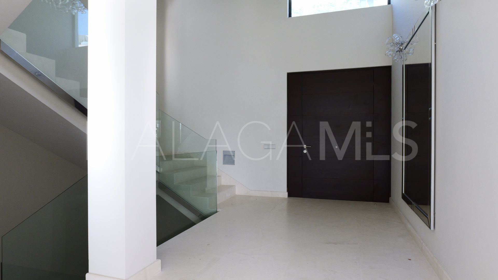 Villa for sale in Los Arqueros with 7 bedrooms