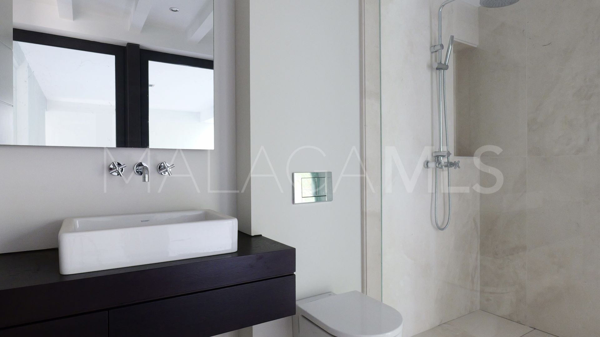 Villa for sale in Los Arqueros with 7 bedrooms