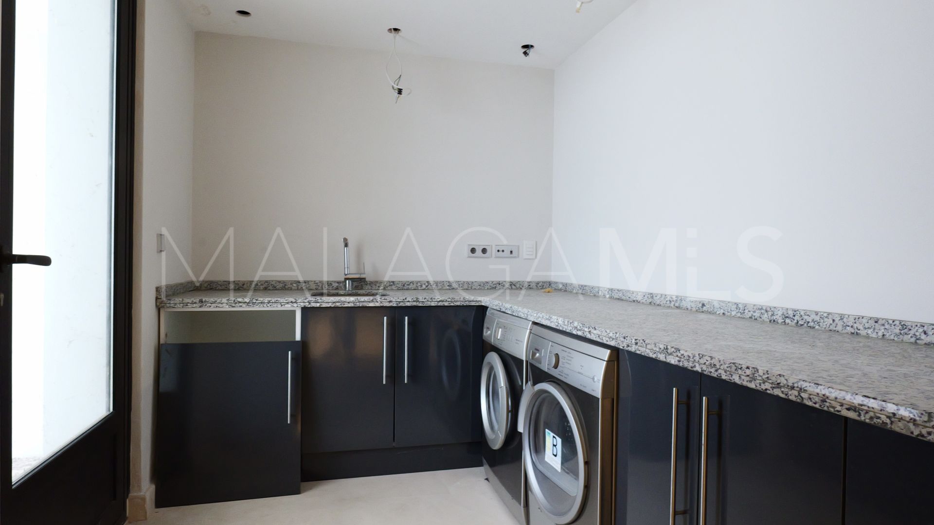 Villa for sale in Los Arqueros with 7 bedrooms