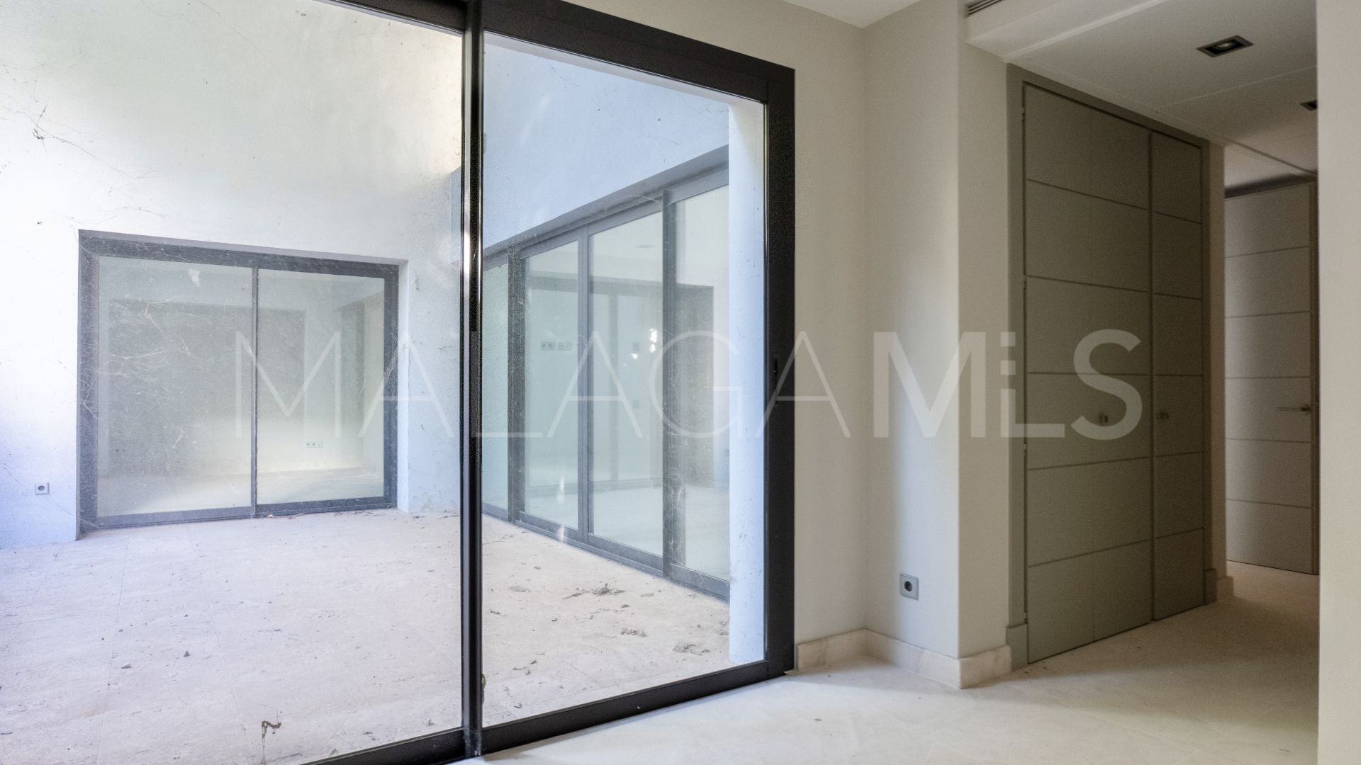 Villa for sale in Los Arqueros with 7 bedrooms