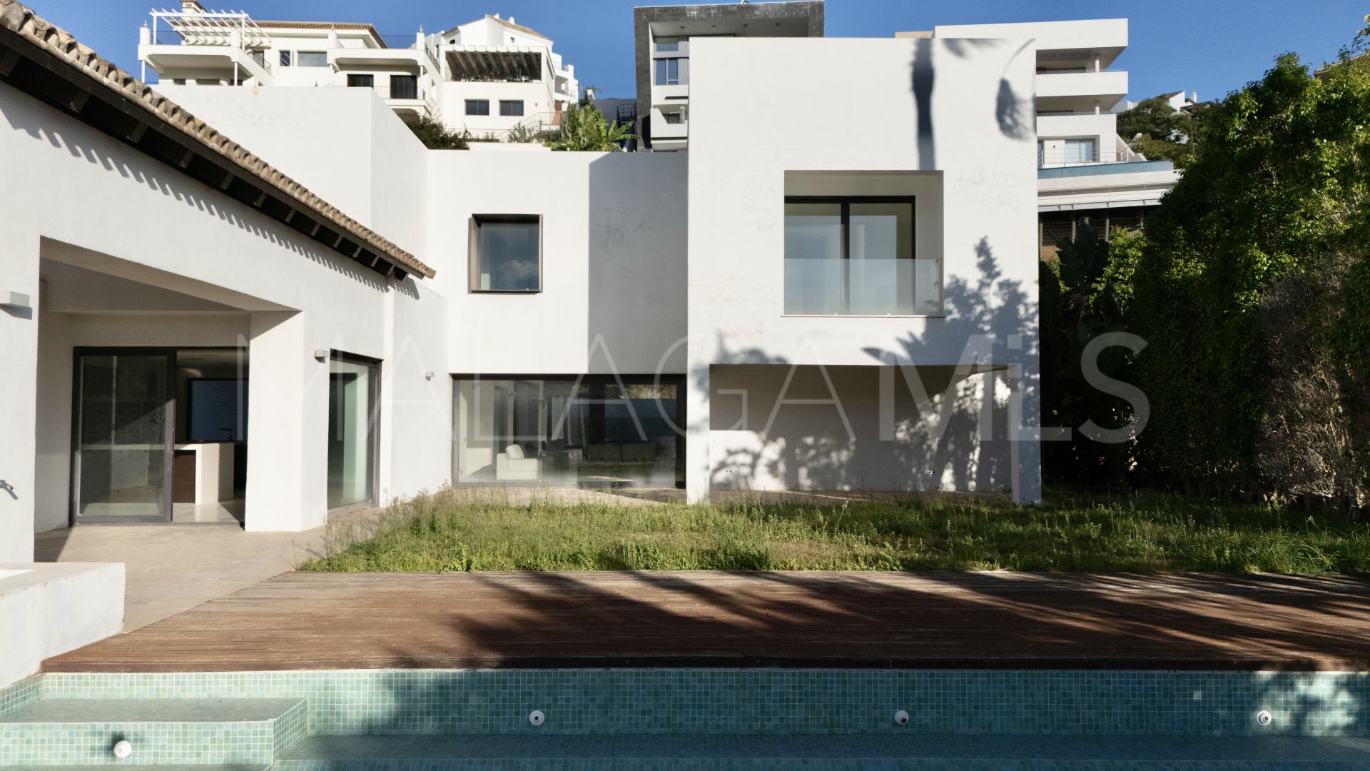 Villa for sale in Los Arqueros with 7 bedrooms